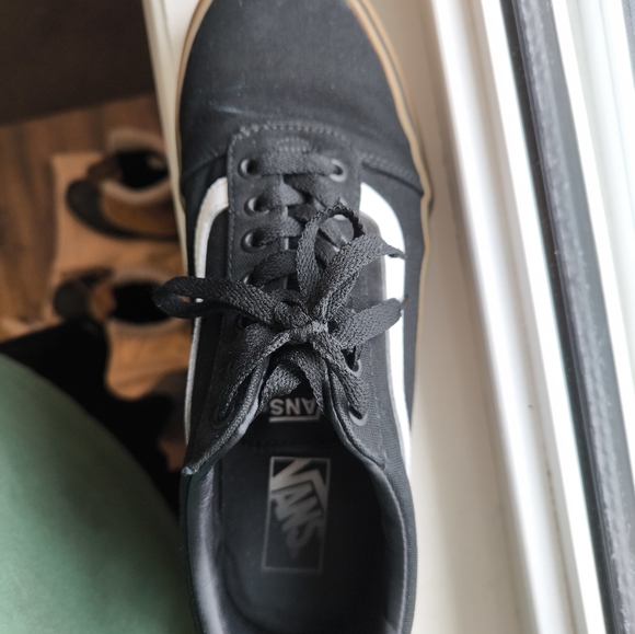 Vans Old Skool Shoes US9.5 Black and Gum - Picture 4 of 6